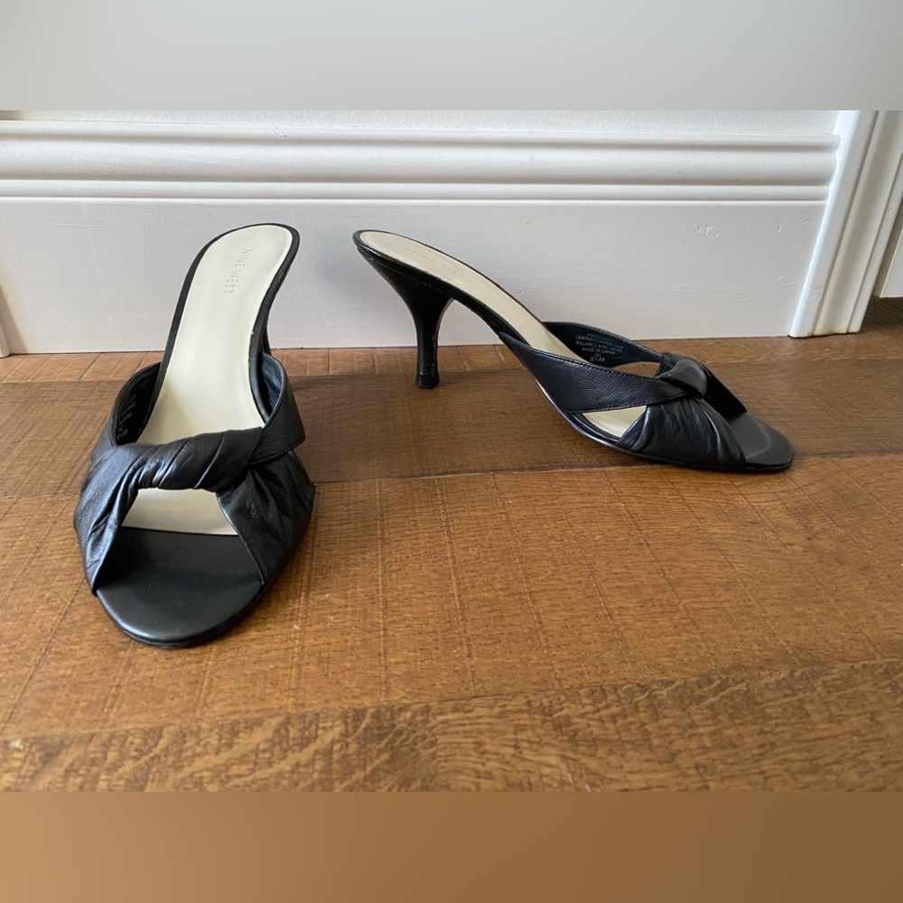 Nine West Black Heels with Medium Height Heel and Open Toe